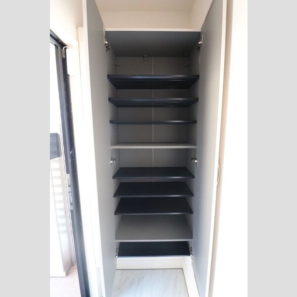 エクセリア上石原 玄関、シューズボックス