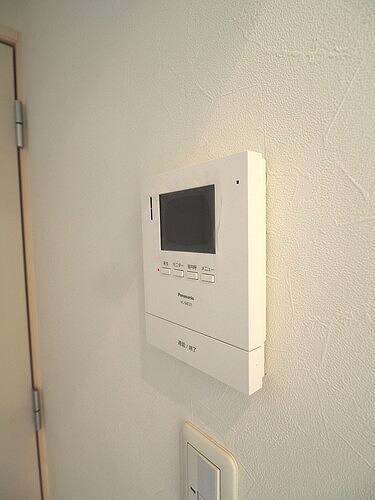 新宿区左門町戸建 モニタ付きインターホン新規交換