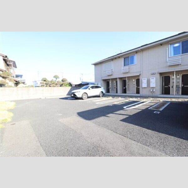 ストラール　C 駐車場