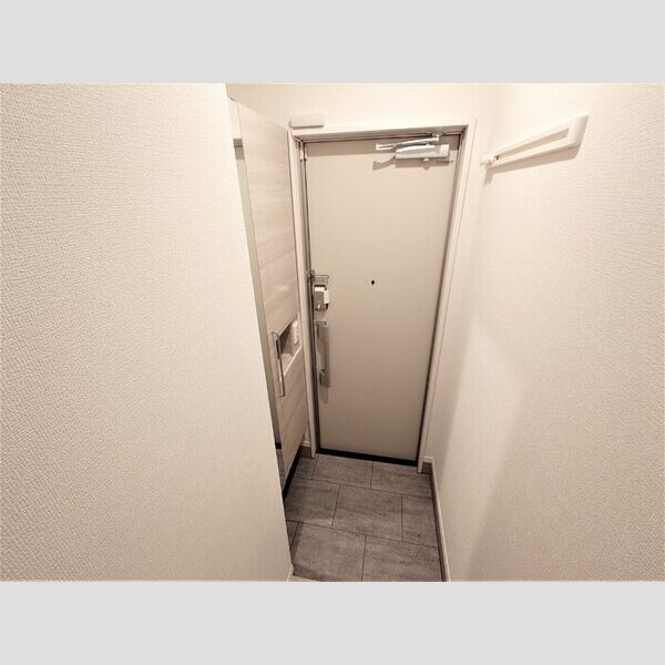 パレス・ポルテボヌール203号室 玄関