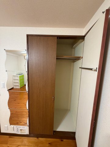 ファミール久我山B2号室 居室の大型クローゼット☆