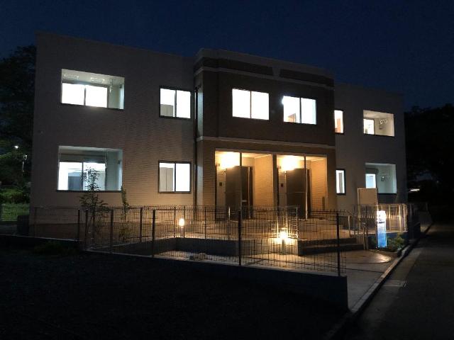 ニューリバーサイド 外観写真（夜）