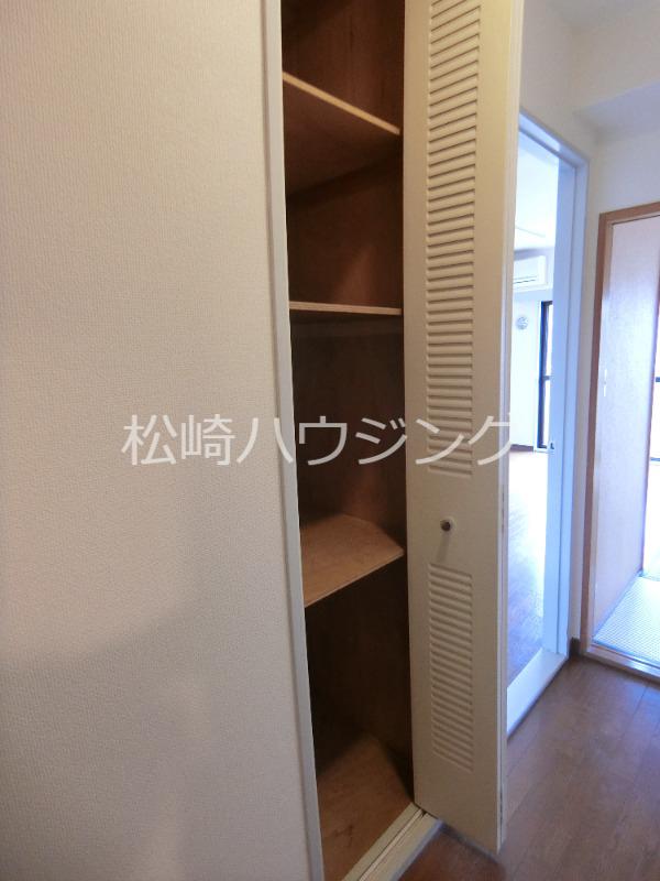 メルベーユ松が丘2階 収納