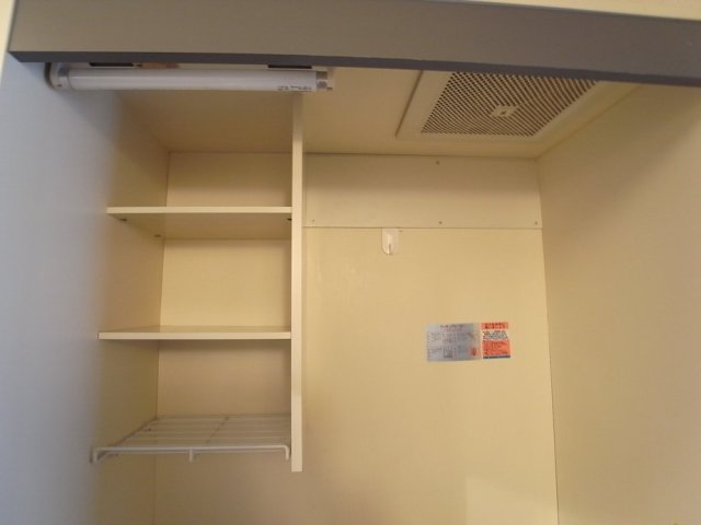 プライム池袋 キッチン上部棚