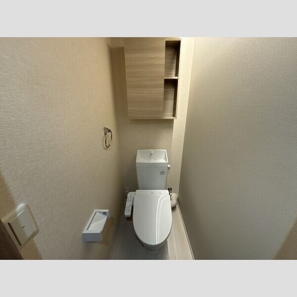 グリーンハウス202号室 温水洗浄便座付きトイレ