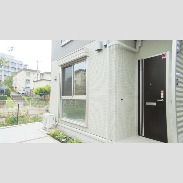 レヴェール砧 101号室　玄関