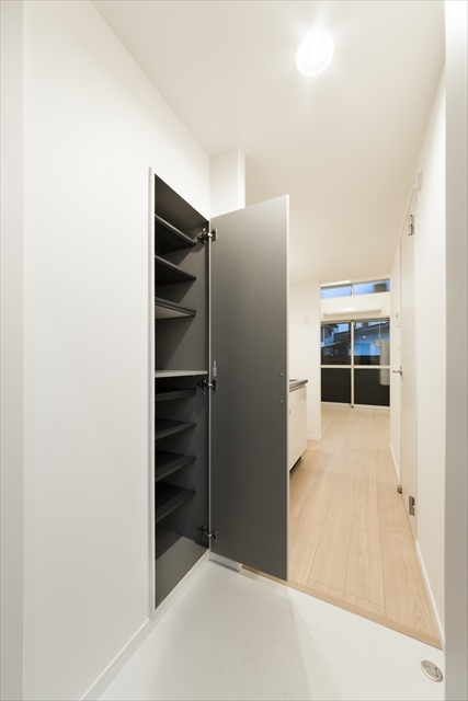 サンティエ袋山1階 シューズボックス