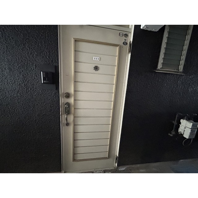 清水ハイツ 玄関