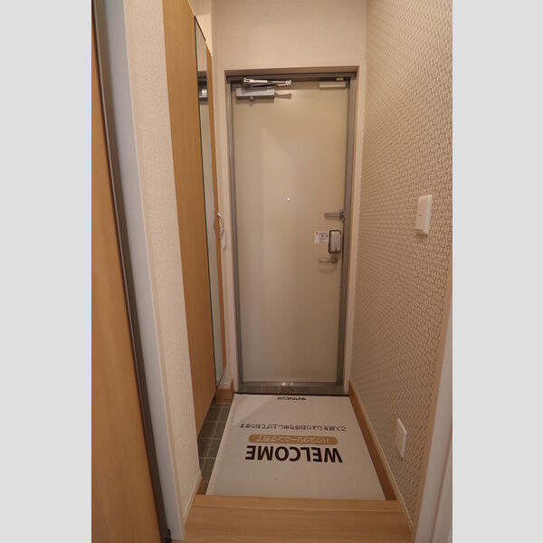 ガーネット 玄関