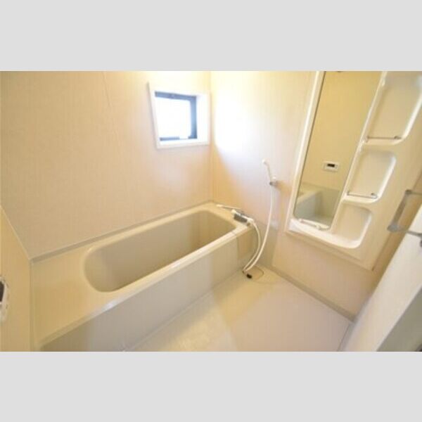 アルファタウン秦野新町　A バス