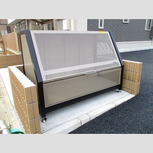 NewRecente港南台 ゴミストッカー