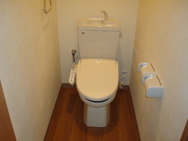 プリムベールⅠ201号室 シャワー付トイレ