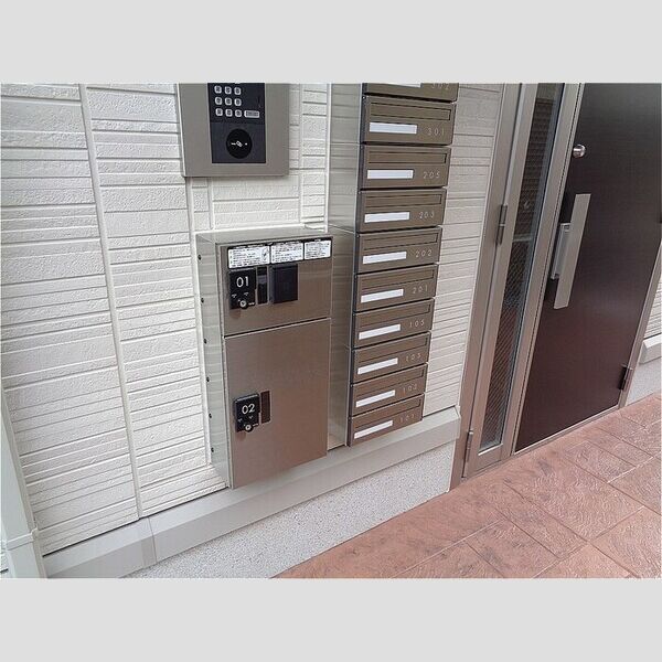 ラッキーレジデンス 宅配BOX