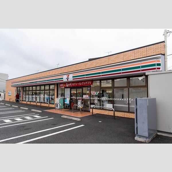  ルミエール　ドゥ―ス101号室 【コンビニエンスストア】セブンイレブン 江戸川大杉2丁目店まで885m