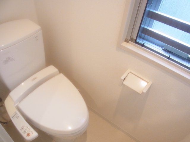プライムアーバン西荻窪Ⅱ215号室 トイレ