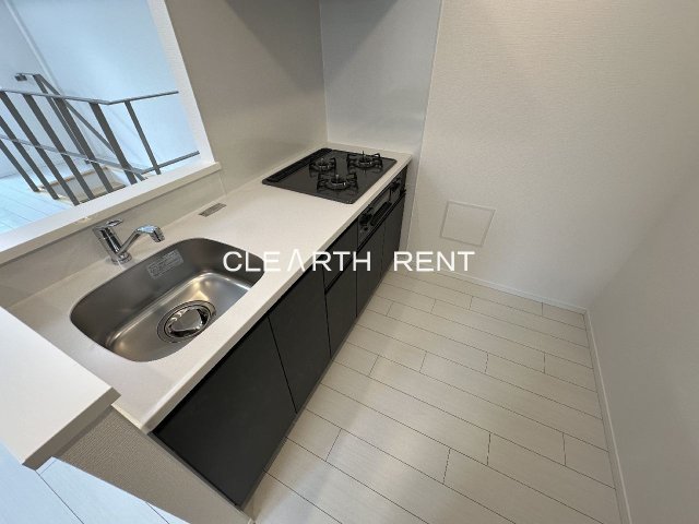 ＧＲＡＮ ＰＡＳＥＯ三宿地下1階 グリル付き３口システムキッチン