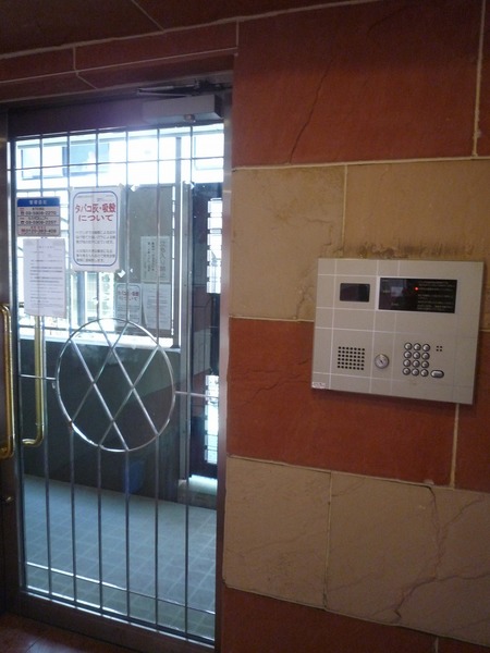 プレール武蔵関303号室 エントランス