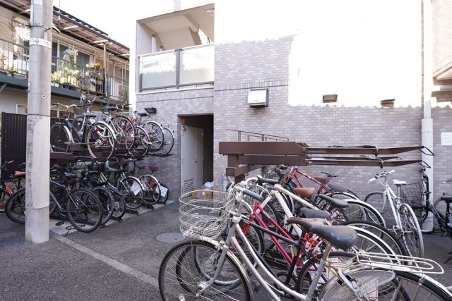 ライオンズマンション渋谷本町3階 駐輪場