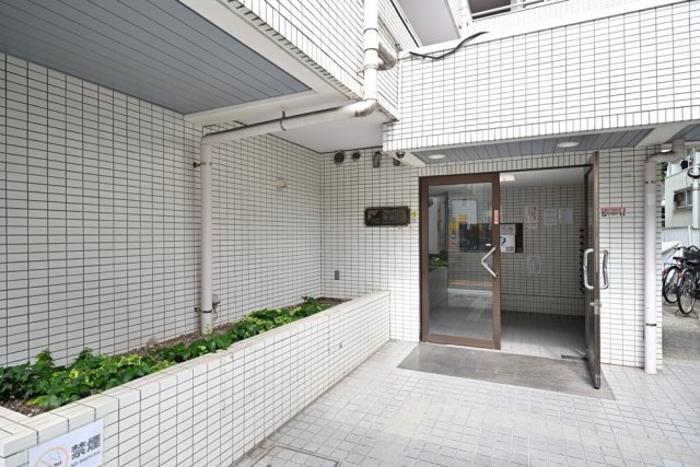 スカイコート横浜山手 エントランス