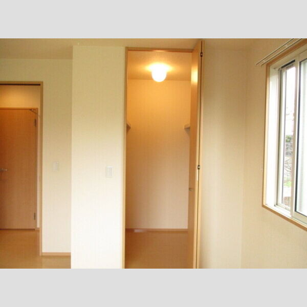 フローリド・F ウォークインクローゼット