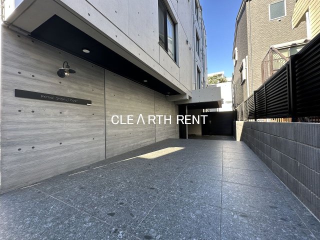 Ｐｒｉｍａｌ 石神井公園1階 上質な雰囲気のエントランス