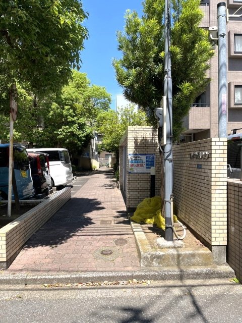 ロイヤルレゾン エントランス