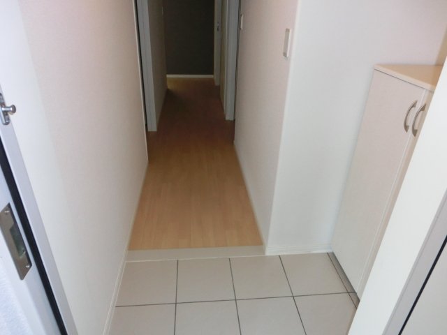 マリアージュ00202号室 玄関