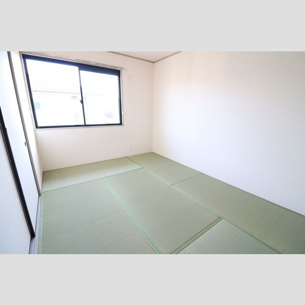 サンモール雄美202号室 和室