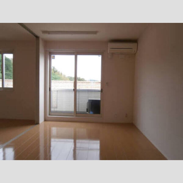 マレアガーデン新横浜A 303 リビング