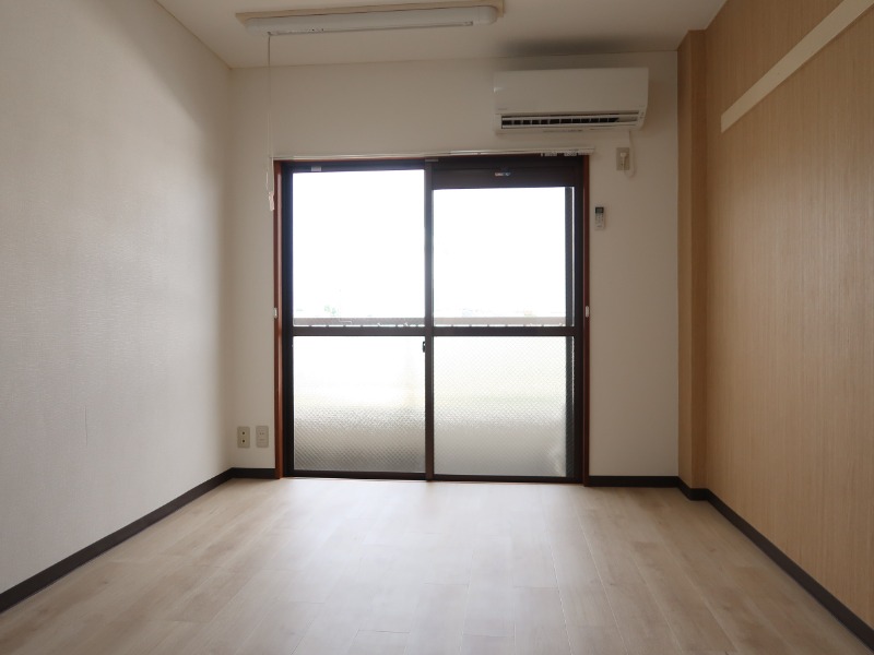 シャトル日新1階 ＊別号室の写真となります。