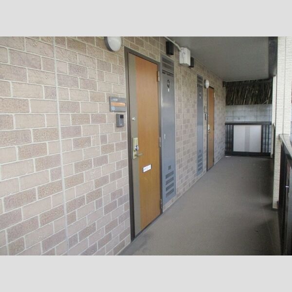 Blanche102号室 玄関