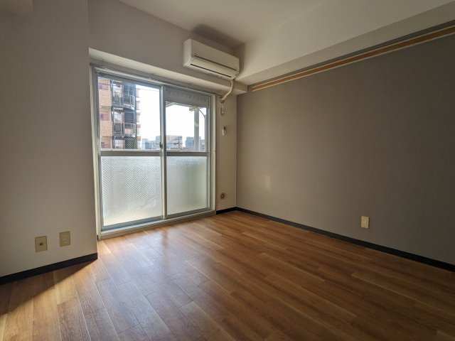 セントラル本厚木0502号室 リビング