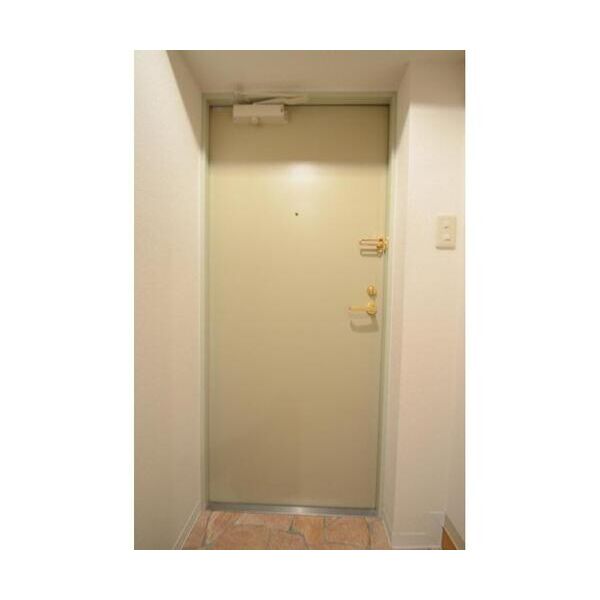 ラ・フルール芹ヶ谷101号室 玄関