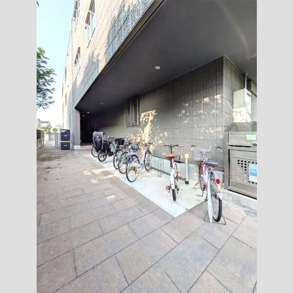 メゾン光 駐輪場