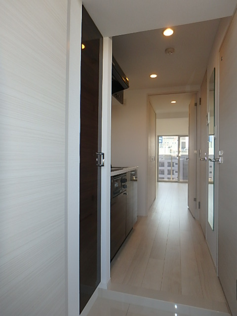 アーバンヴィスタ立川 ◆帰宅時に便利な人感センサー付玄関◆