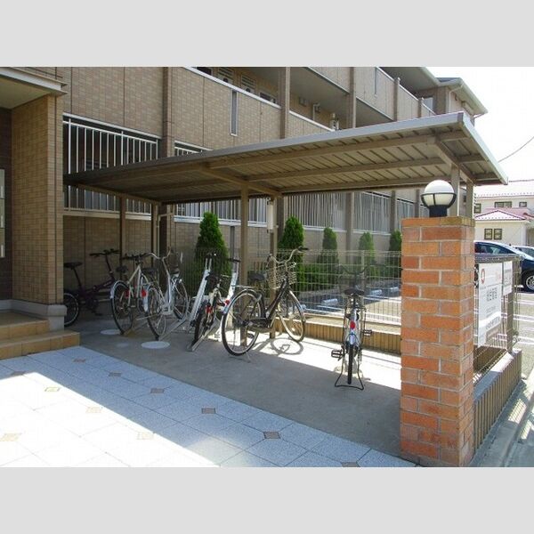 プリモ フィオーレ 駐輪場