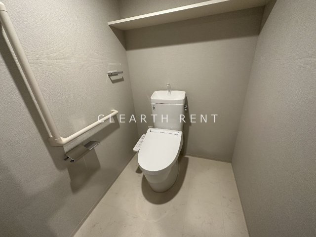 コンシェリア中野弥生町 ＴＨＥ ＲＥＳＩＤＥＮＣＥ1階 清潔感のあるトイレ