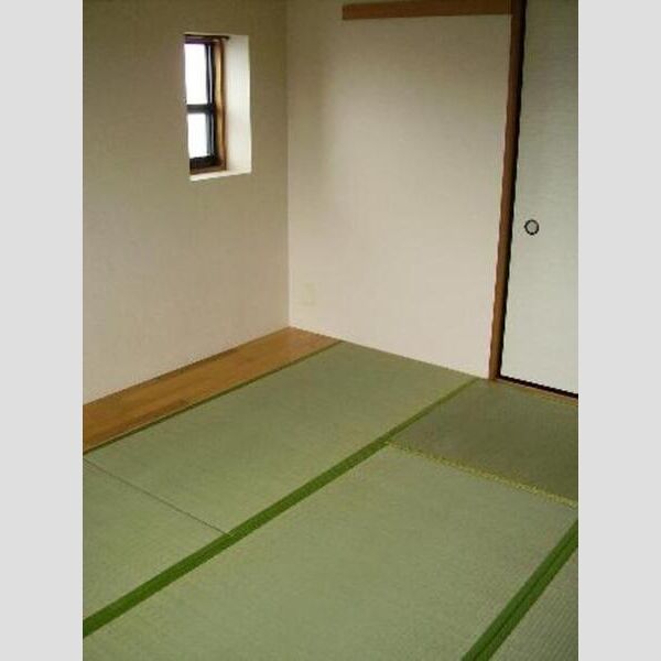 ヴァンベール神山　Ⅱ310号室 和室