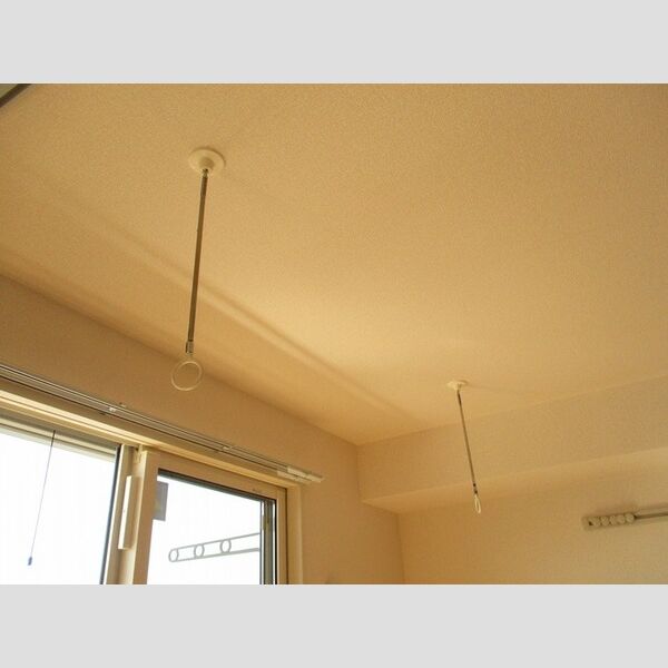 コモンシティハイツI202号室 室内物干し