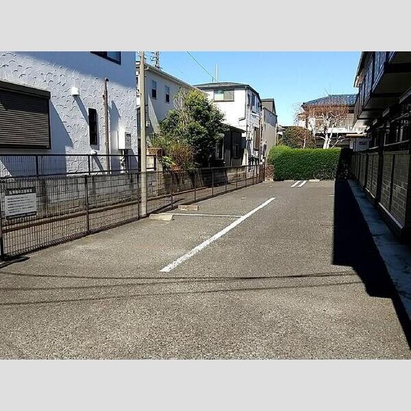 ベルデュール 駐車場