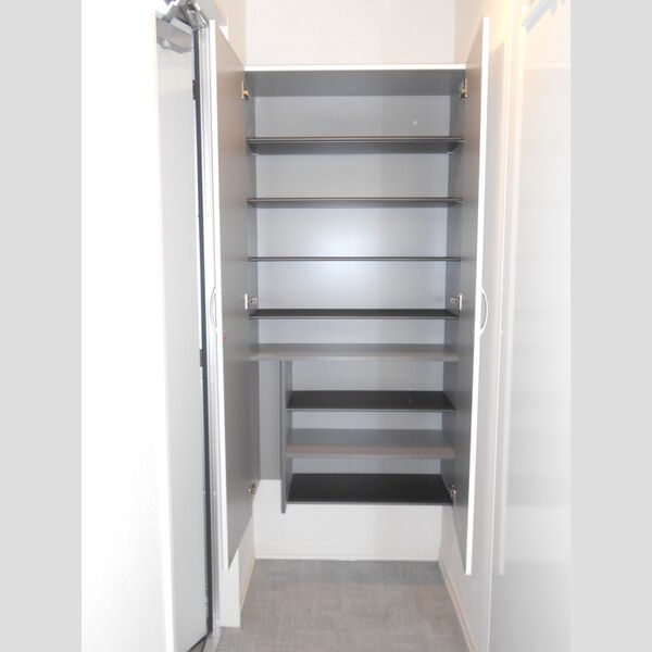 コリーヌ201号室 玄関