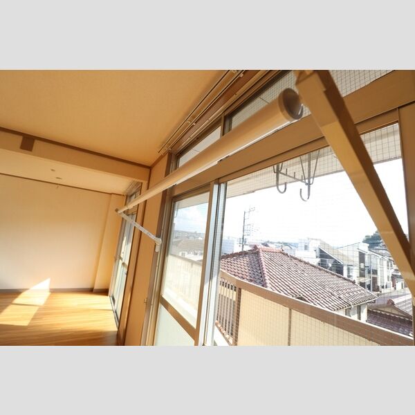 農住メゾン霞302号室 室内物干し