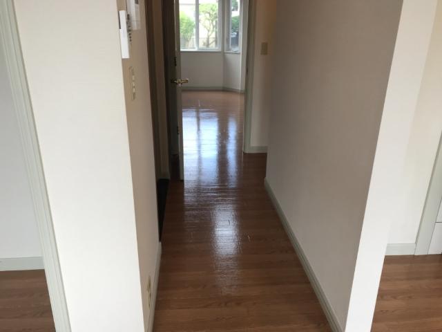 ローズウッド草花101号室 廊下