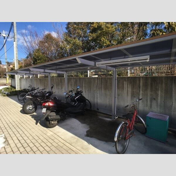 TRINITY11号室 駐輪場