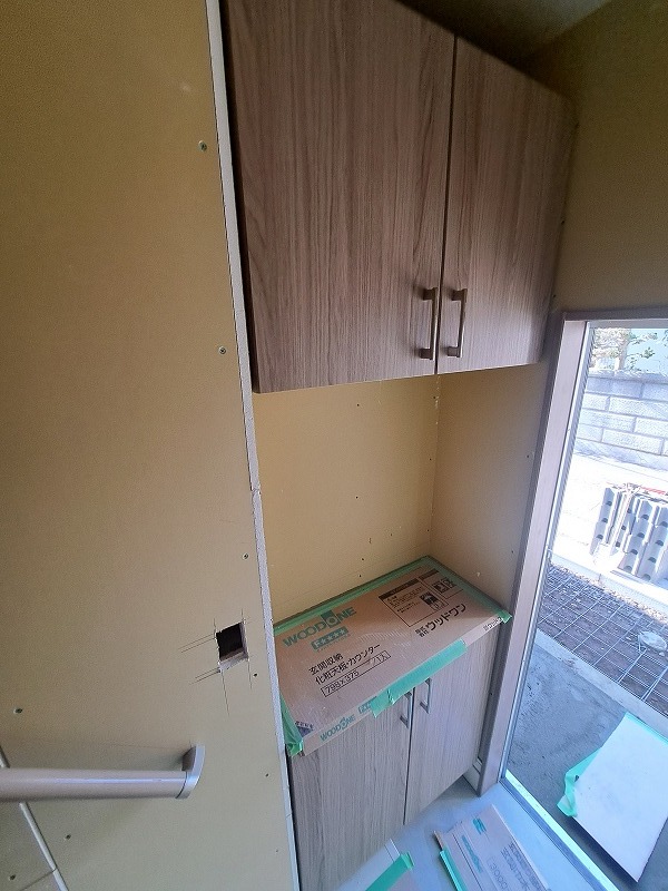 アローワン2階 玄関