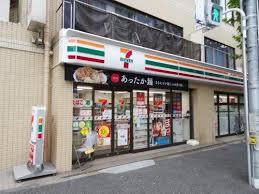 スカイコートヌーベル早稲田 【コンビニエンスストア】セブン-イレブン 文京関口１丁目店まで389ｍ
