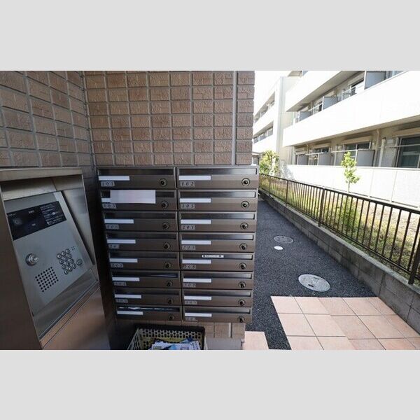 アプローズ馬橋102号室 集合ポスト