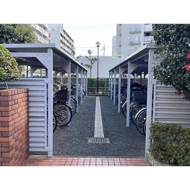 小手指ハイツＬ棟404号室 駐輪場