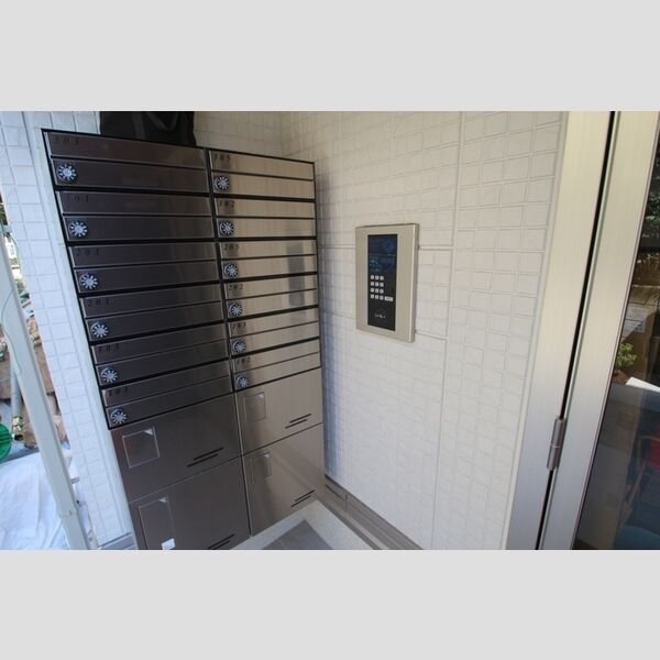 グラナーデ滝野川 集合ポスト&宅配ボックス・オートロック