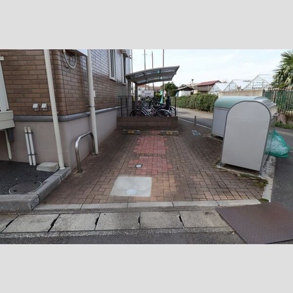 グランモア　A棟 駐車場